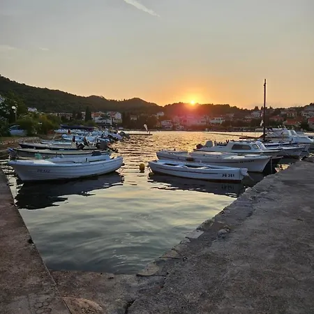 Plavo Bijeli Svijet 普莱克